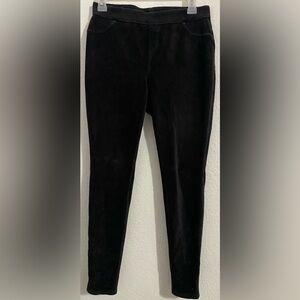 June & Daisy Black Leggings 
Small